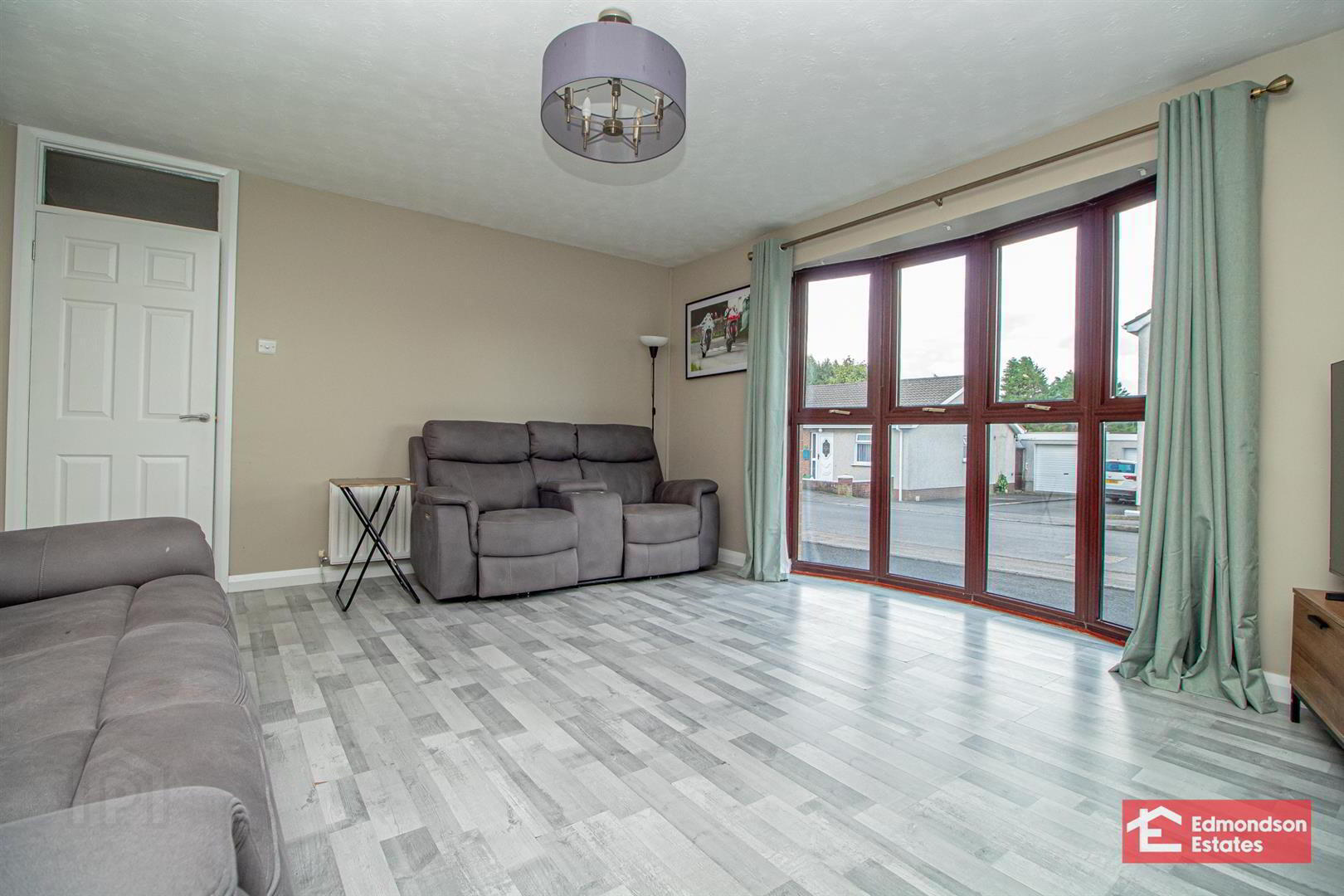 2 Eastburn Drive 6 of 21