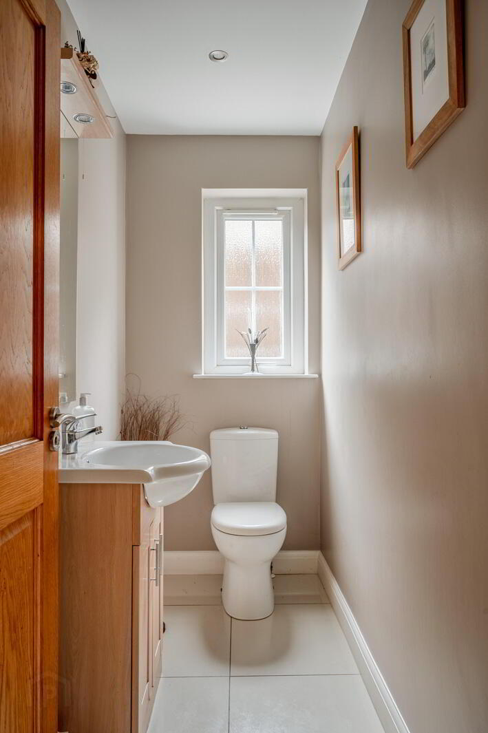 30 Walmer Grove 11 of 31
