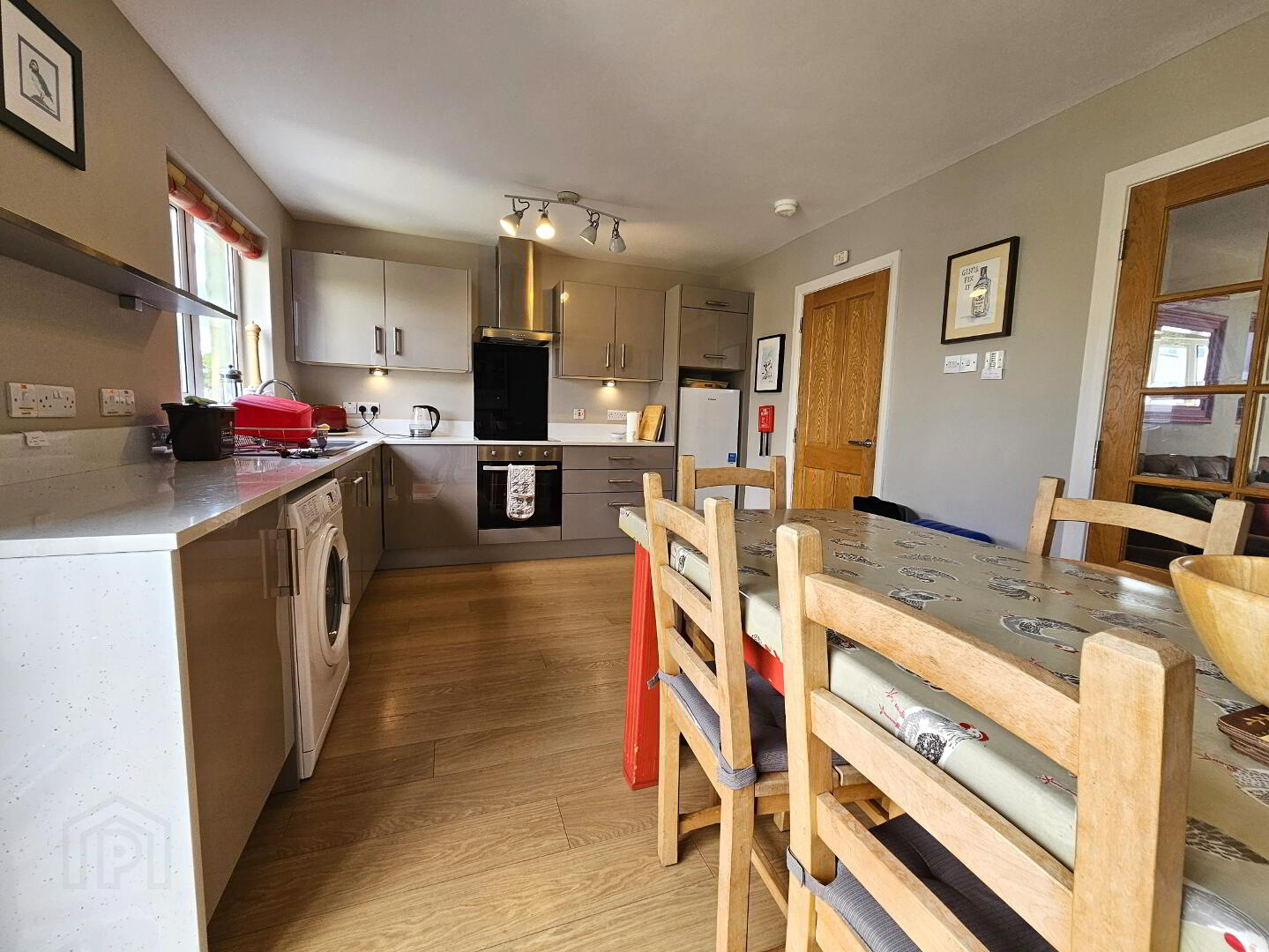 2 Strand Cottages 6 of 15