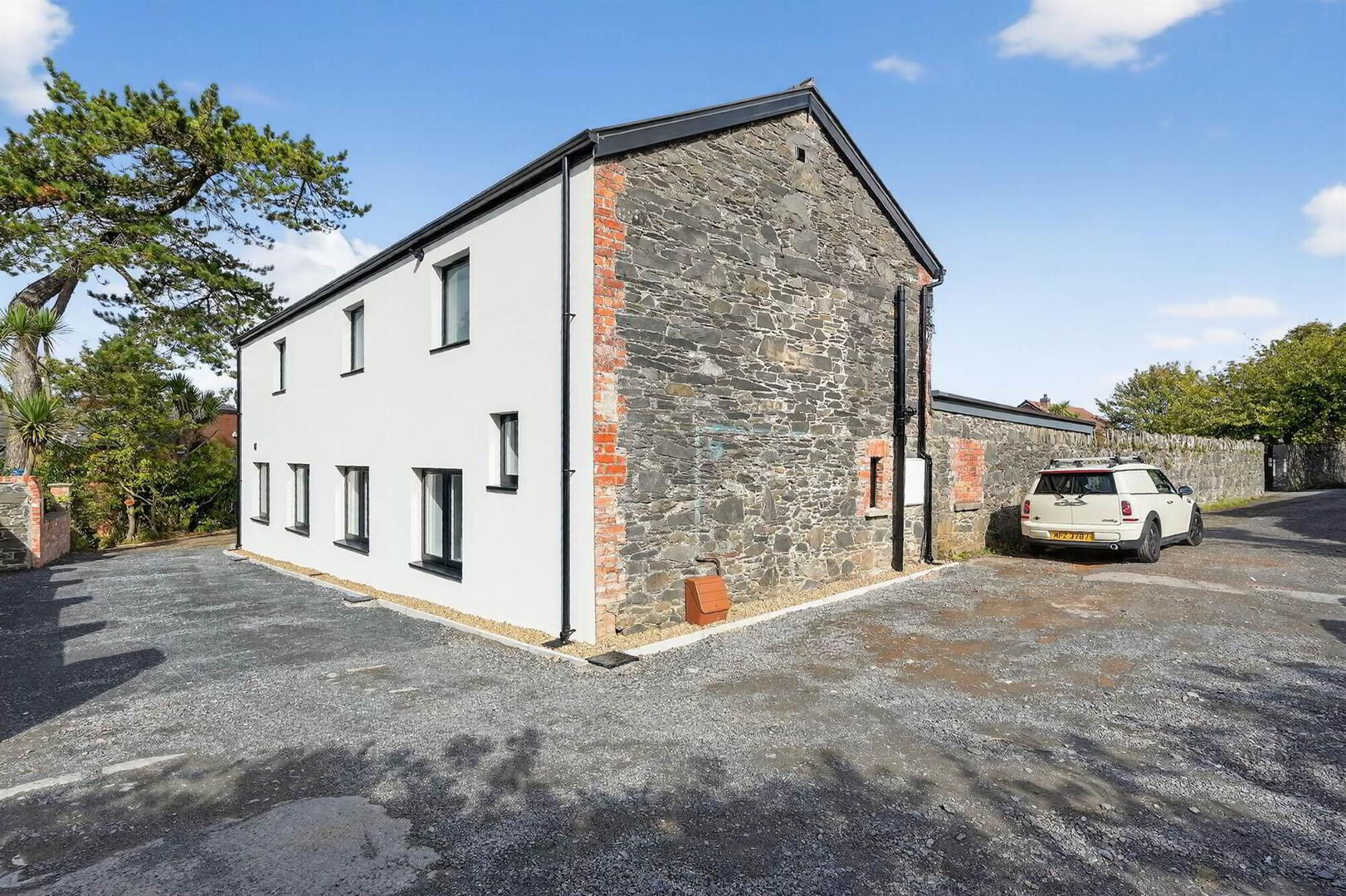 'The Barn', 6a Maxwell Lane 3 of 36