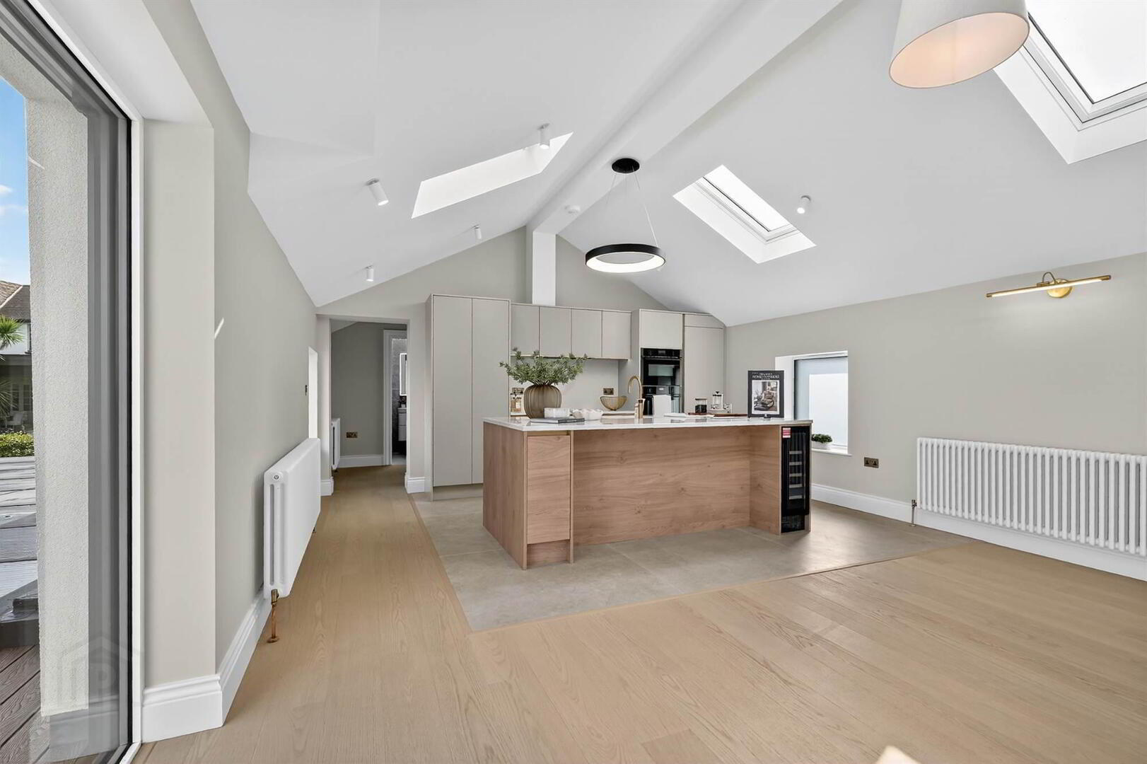 'The Barn', 6a Maxwell Lane 22 of 36