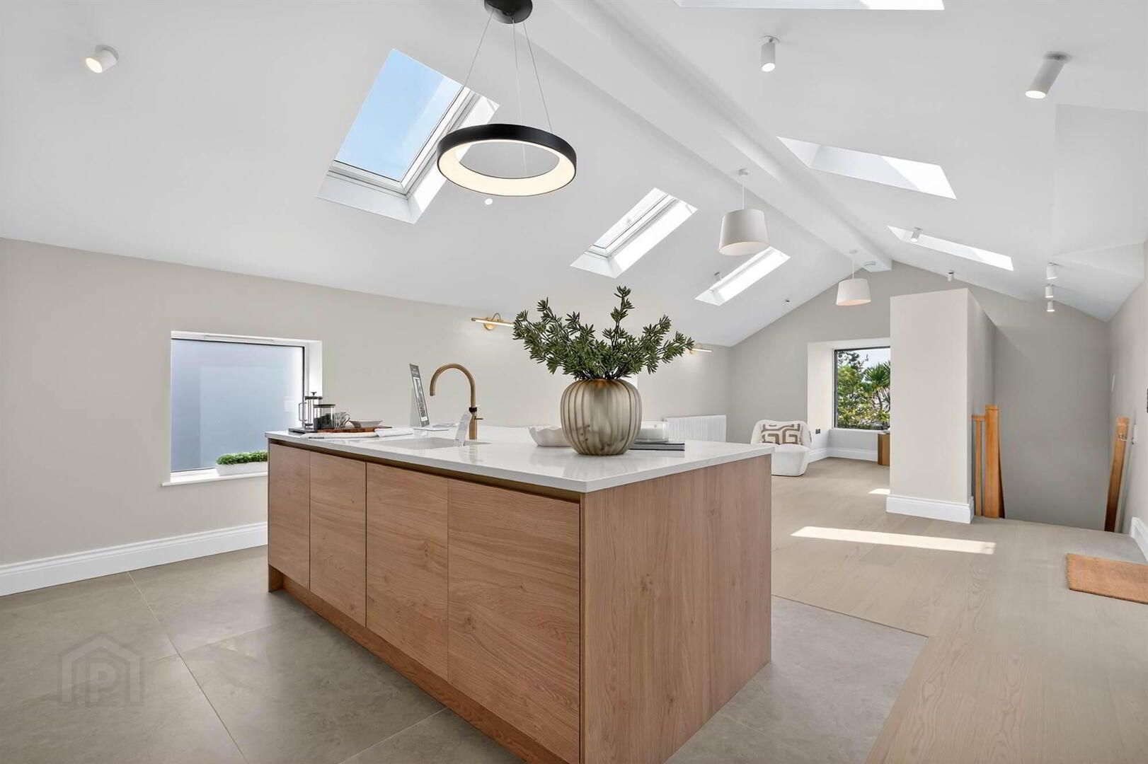 'The Barn', 6a Maxwell Lane 24 of 36