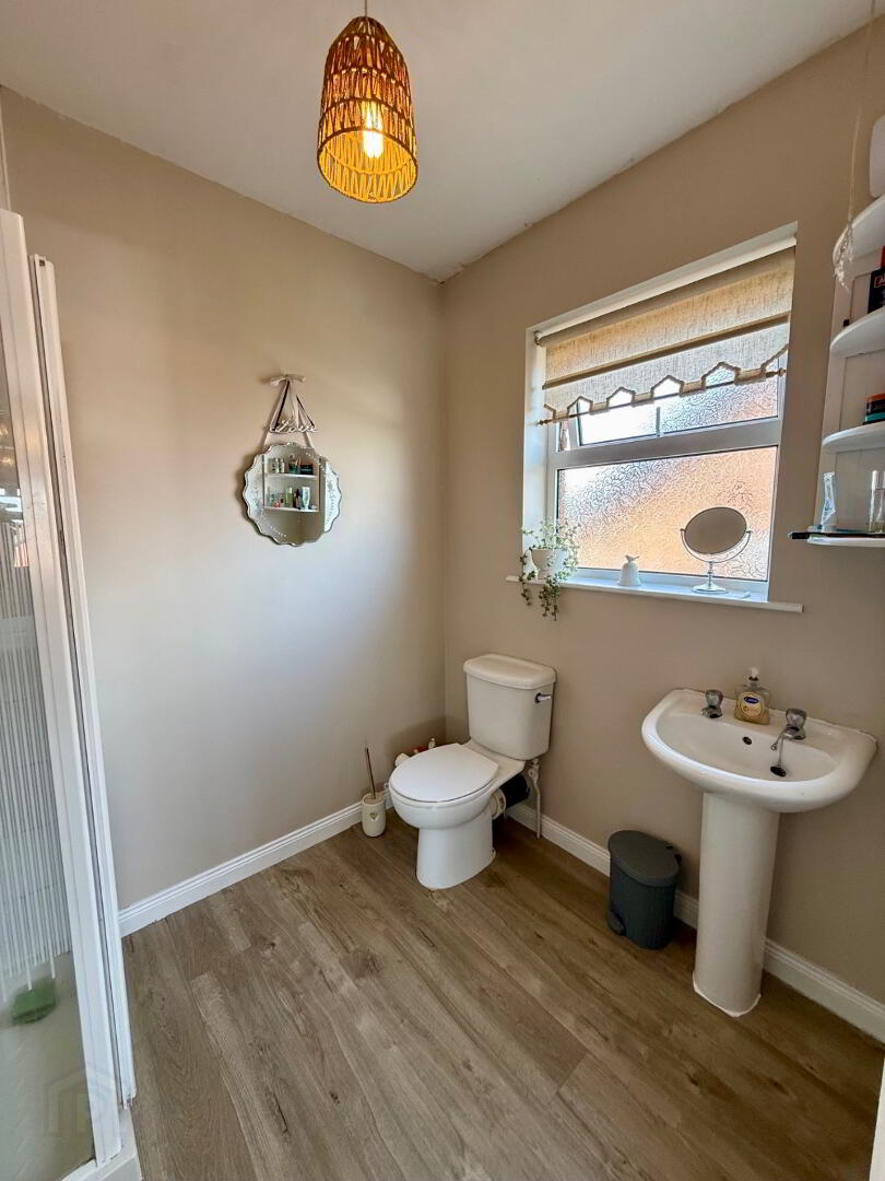 67 Laurelvale 15 of 21