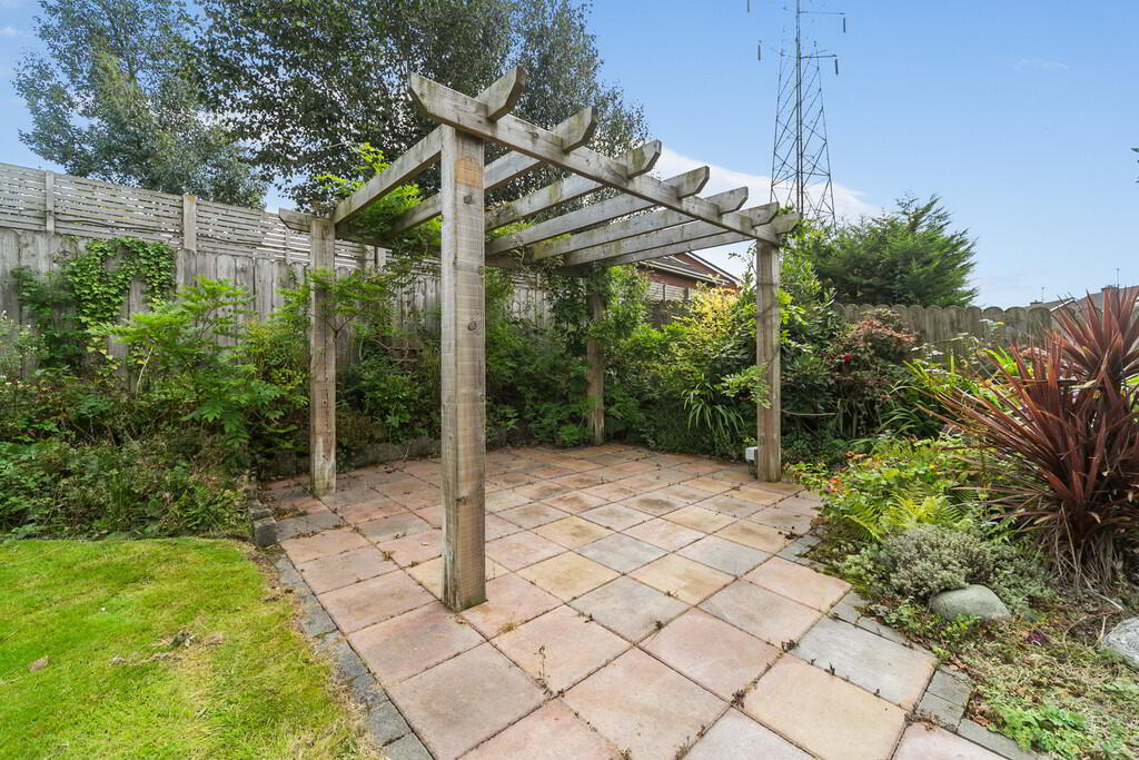 94 Trossachs Drive 33 of 36