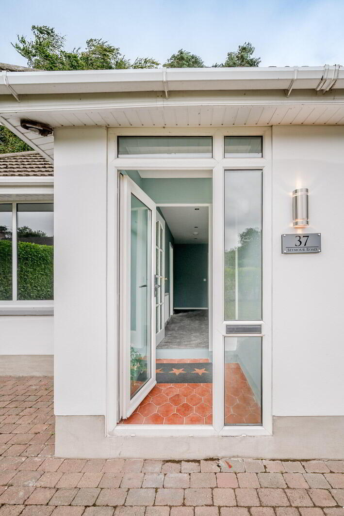 37 Seymour Road 3 of 26