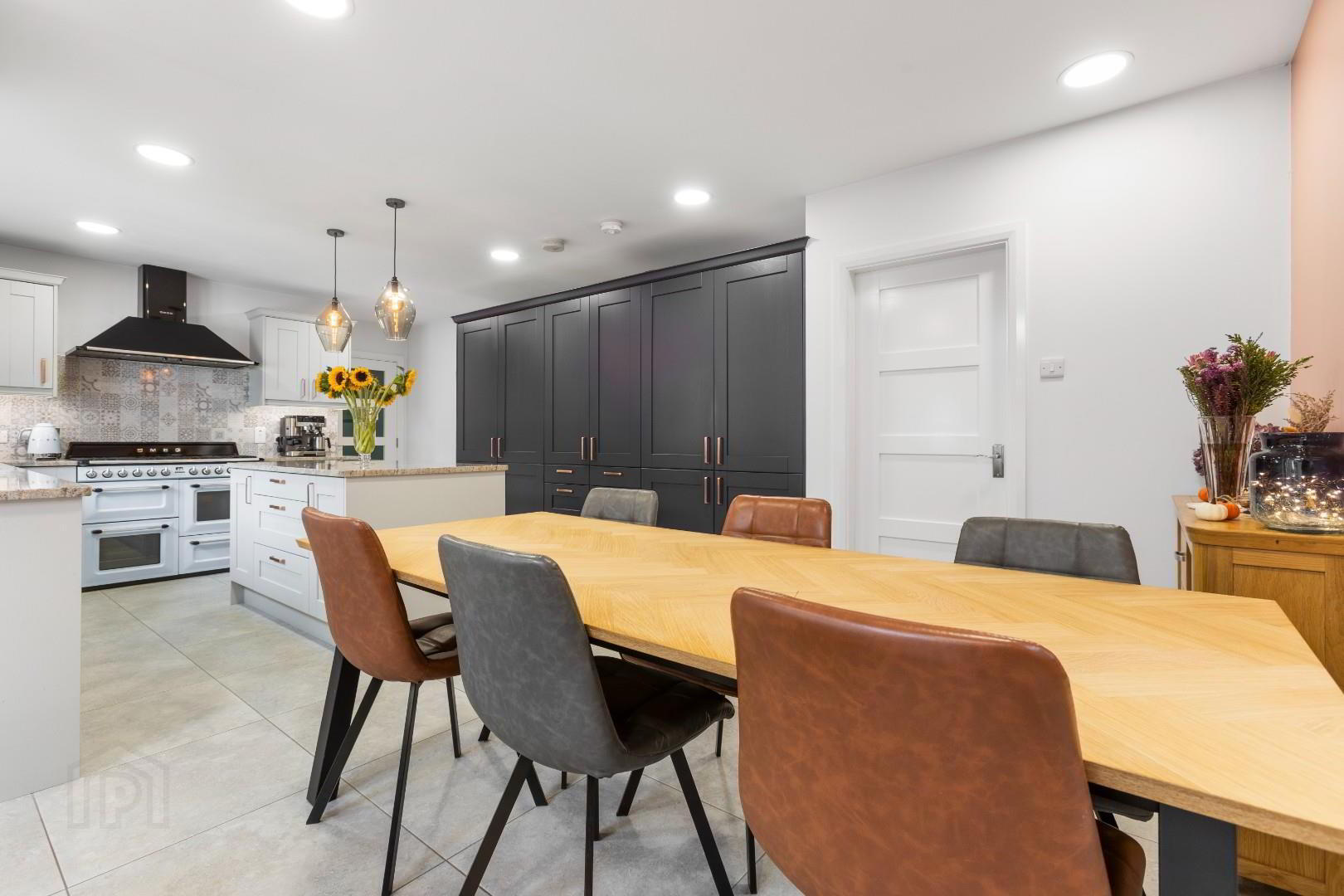 169 Castle Park 12 of 46