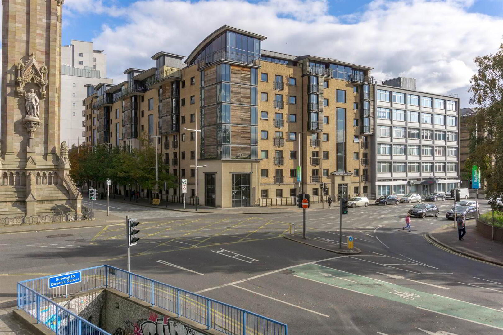 16 Queens Square, 17 Queens Square 4 of 12