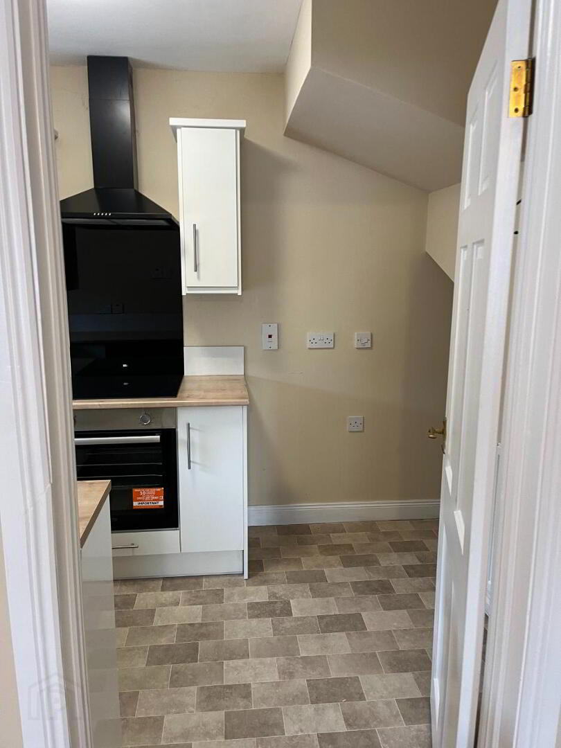 2 Downshire Apts, 16 Church View 5 of 16