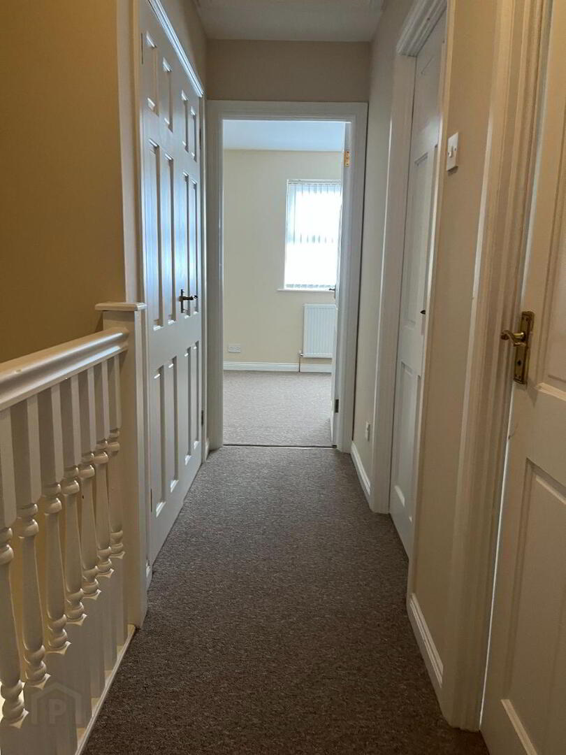 2 Downshire Apts, 16 Church View 8 of 16