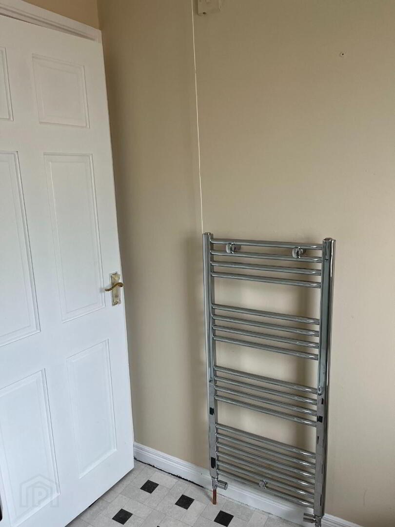 2 Downshire Apts, 16 Church View 11 of 16