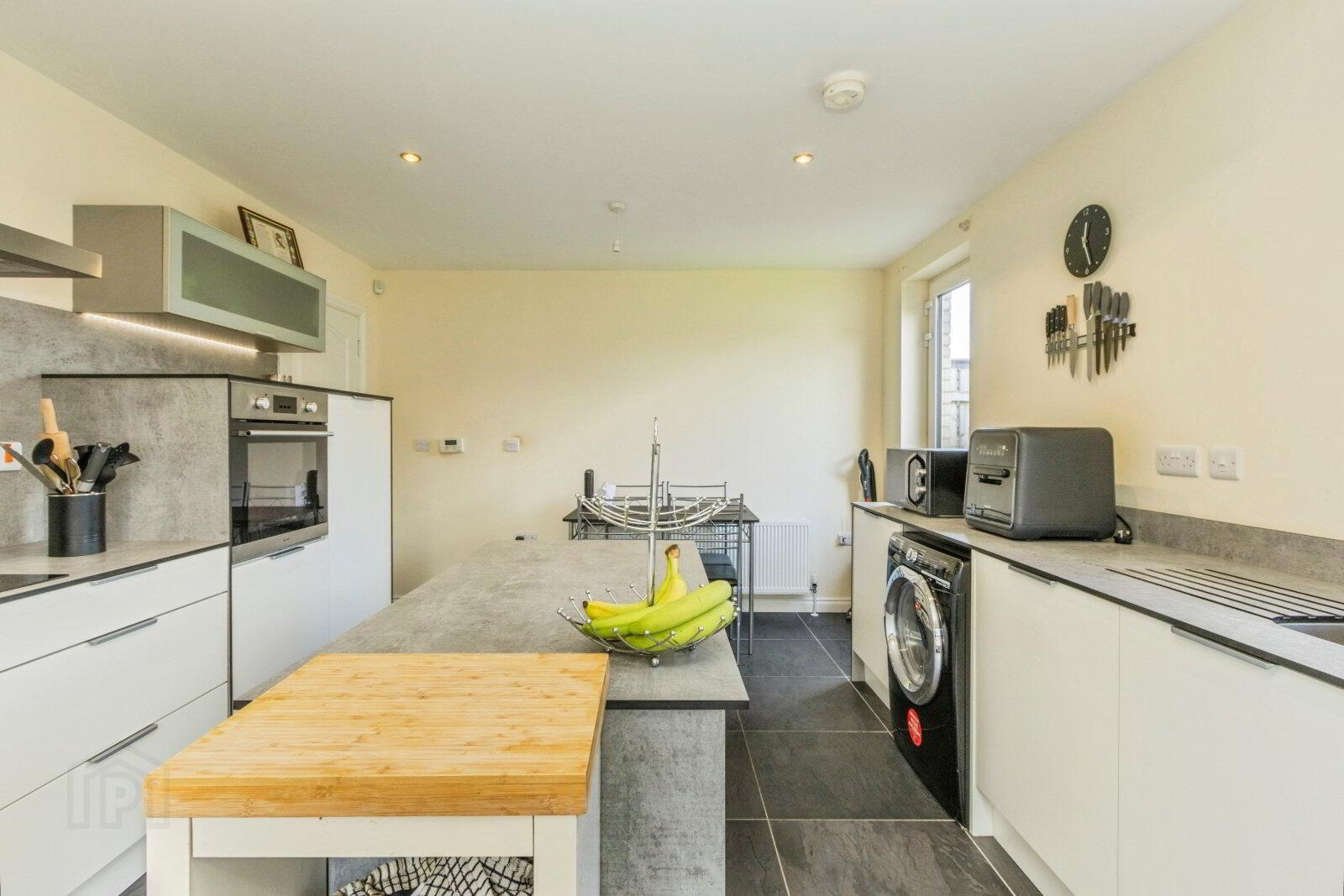 17 Wellington Park Road 7 of 21