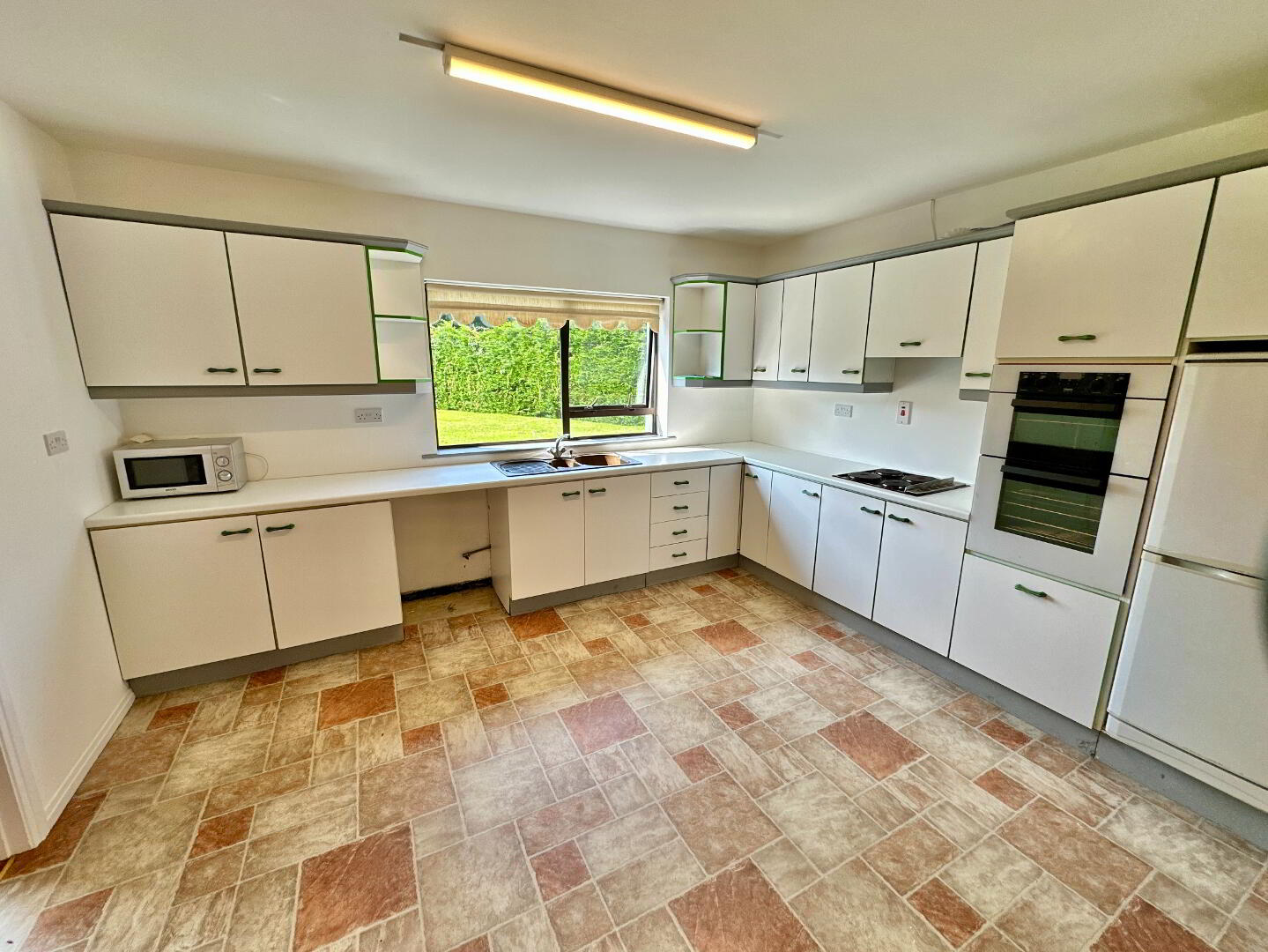 Firgrove, Pound Street 10 of 38