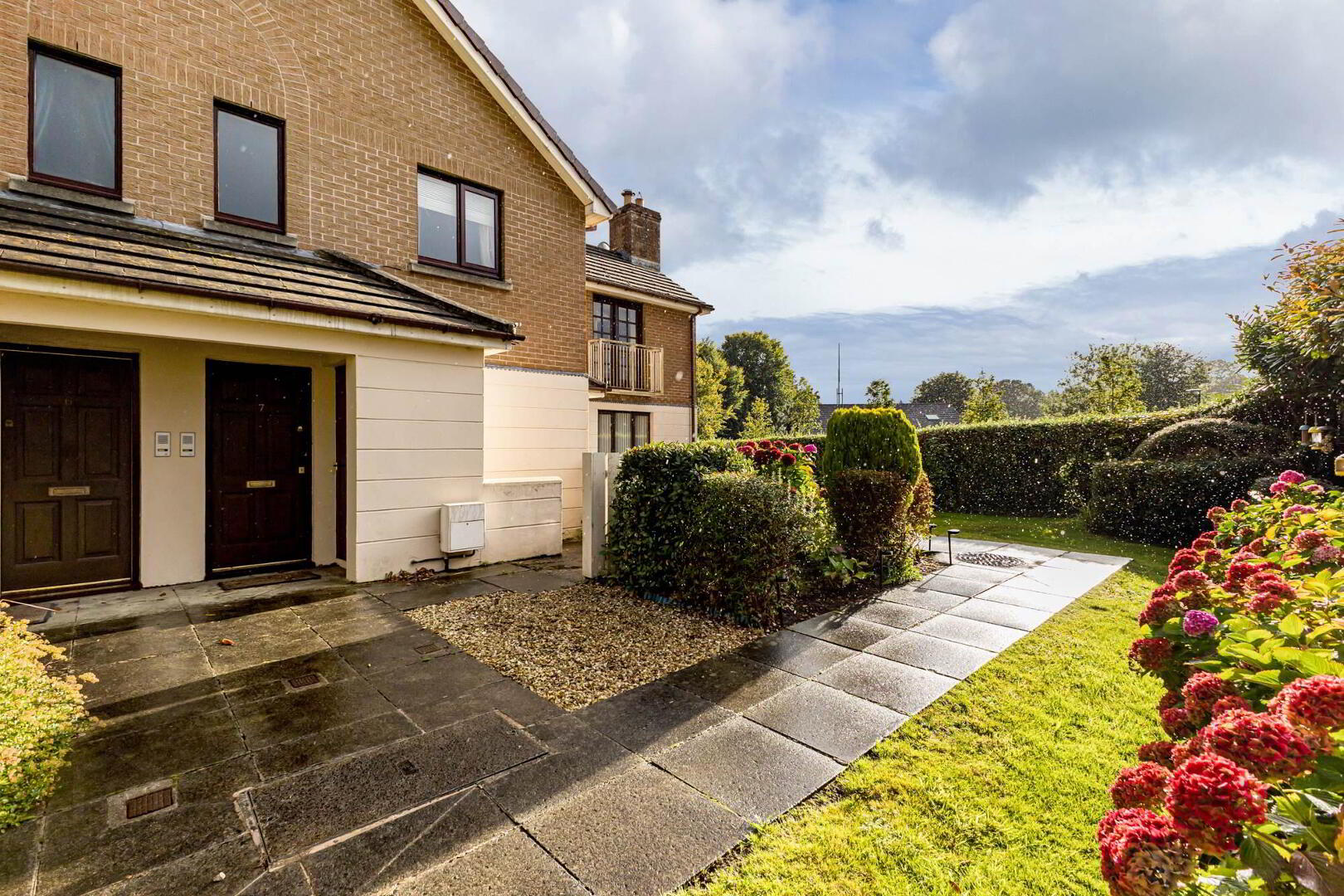 property description image