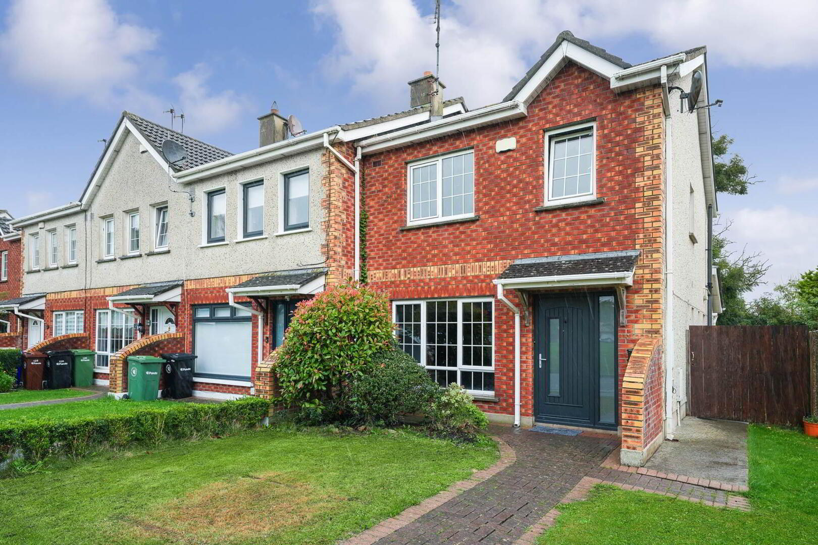 130 Blackcastle Demesne 1 of 27