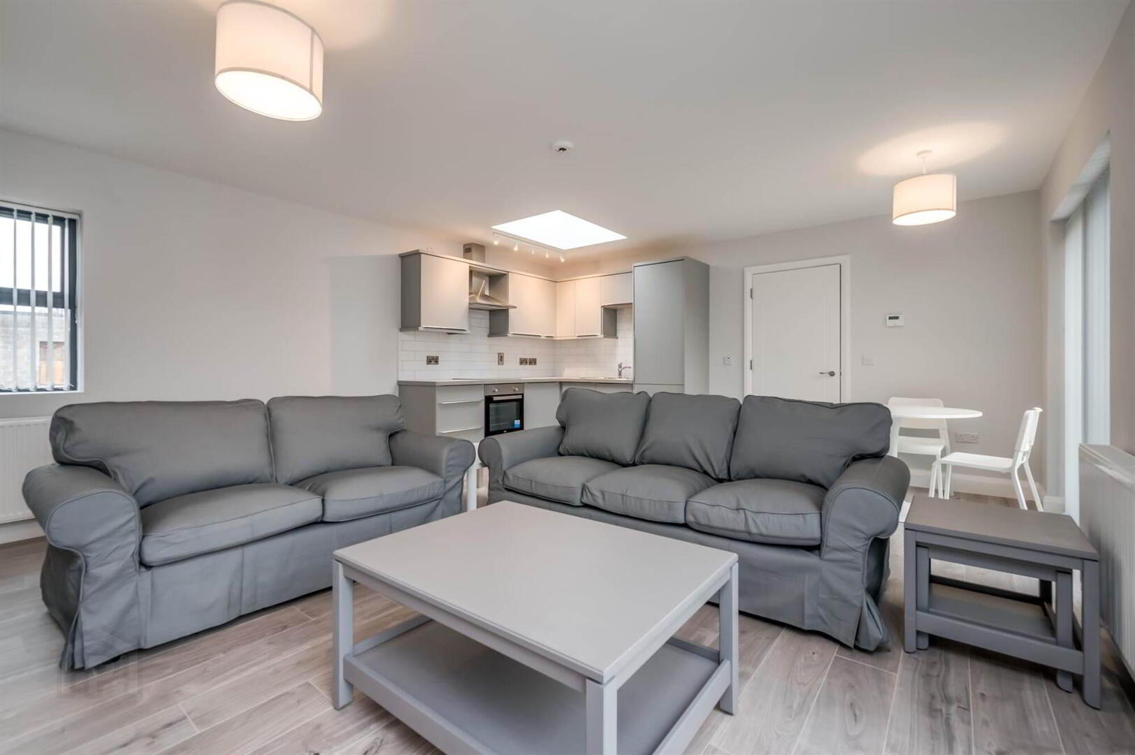 Apt 6, 41 Wellington Park 4 of 14