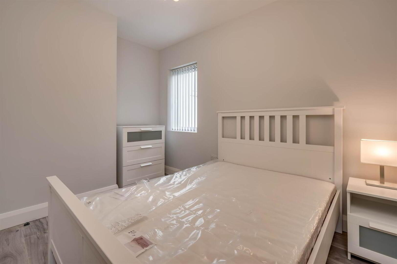 Apt 6, 41 Wellington Park 9 of 14
