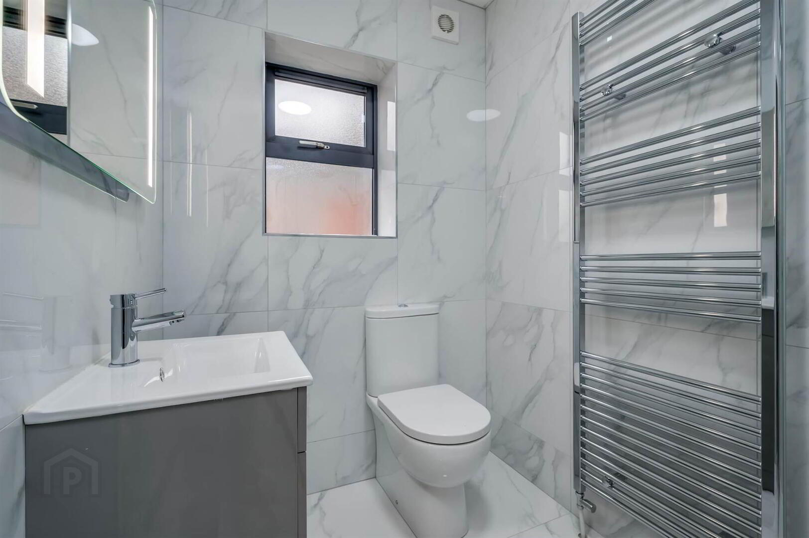 Apt 6, 41 Wellington Park 11 of 14