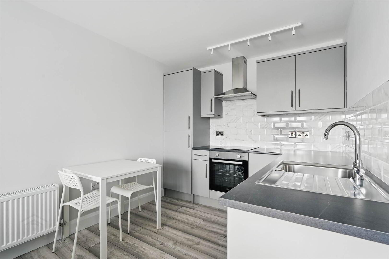 Apt 8 AFFORDALE HOUSING Only**, 37 Wellington Park 7 of 14