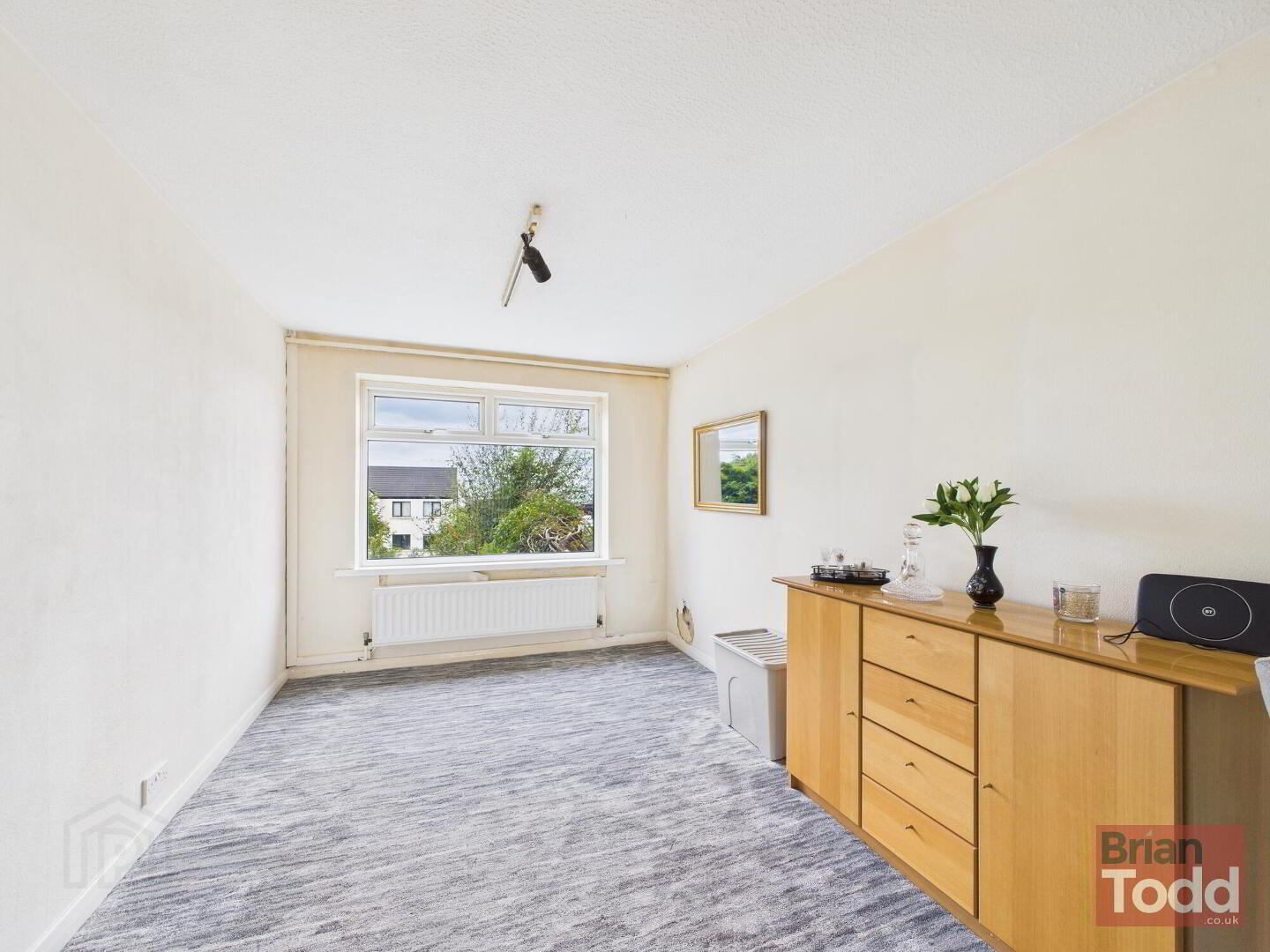 11 Ailsa Gardens 3 of 12