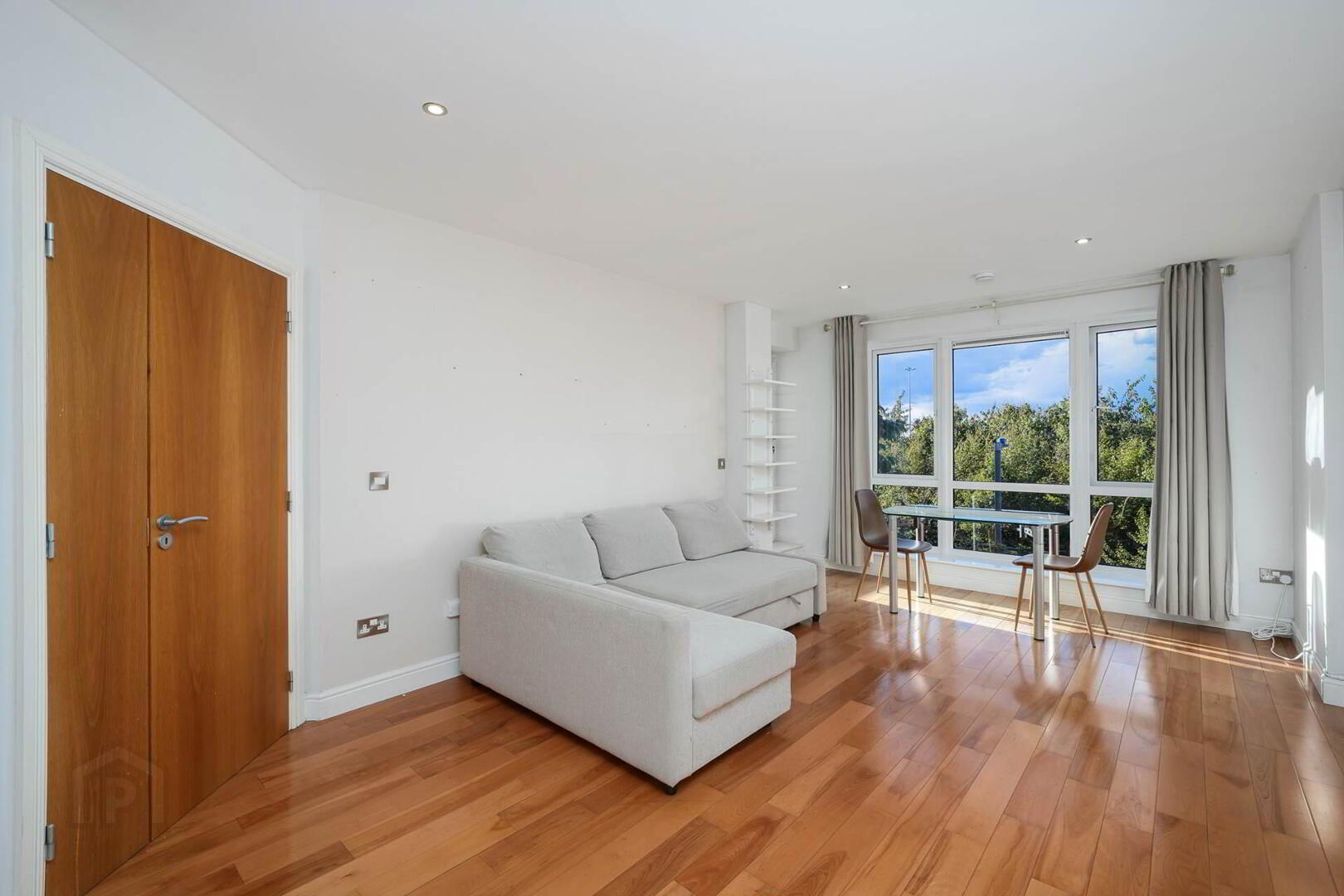 34 Rockview 6 of 29
