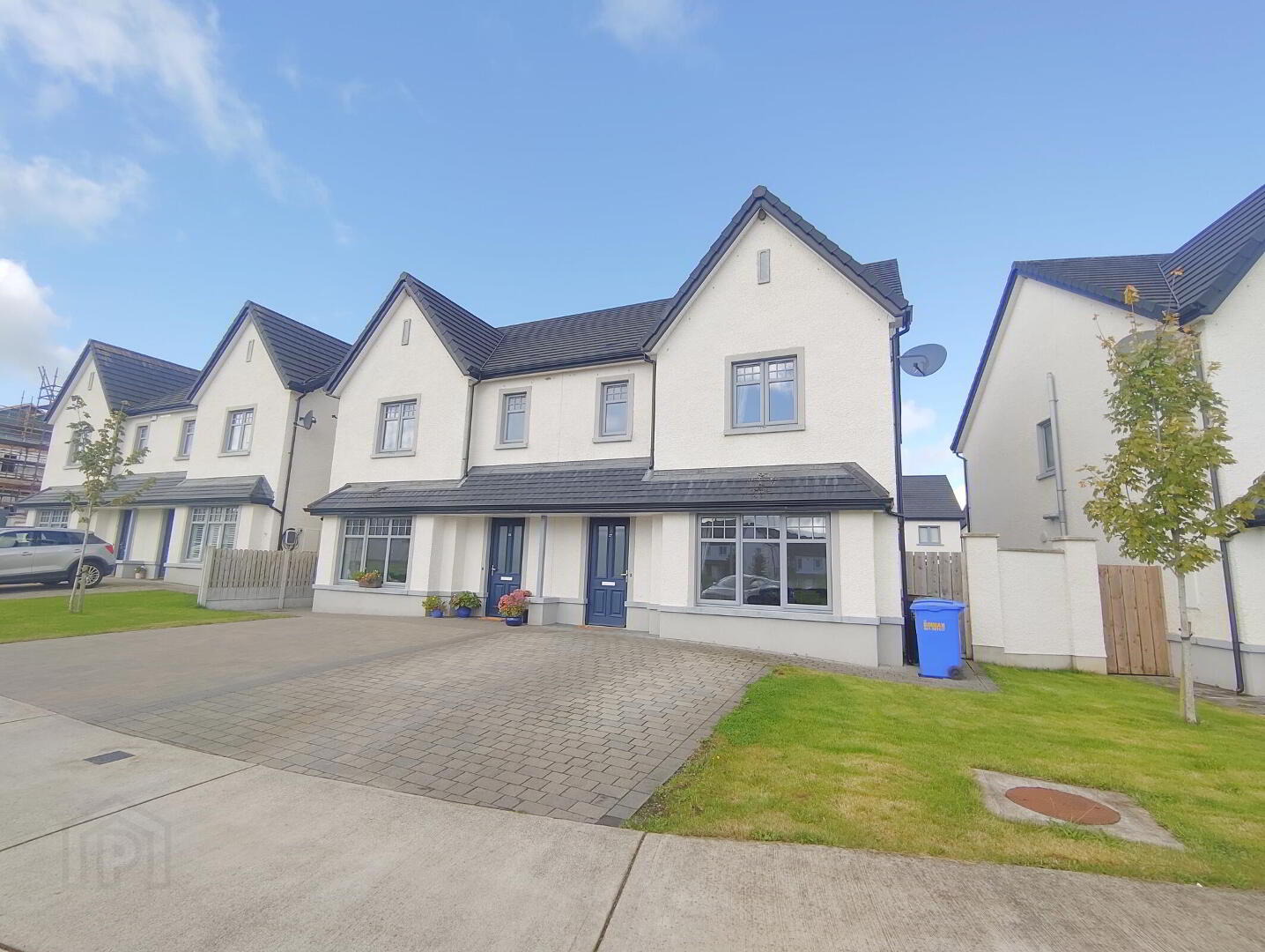 27 Abbey Way 1 of 25