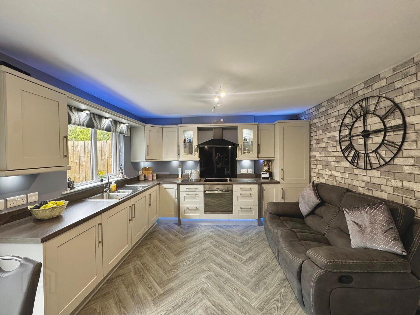 21 Carrowdoon Road 8 of 40