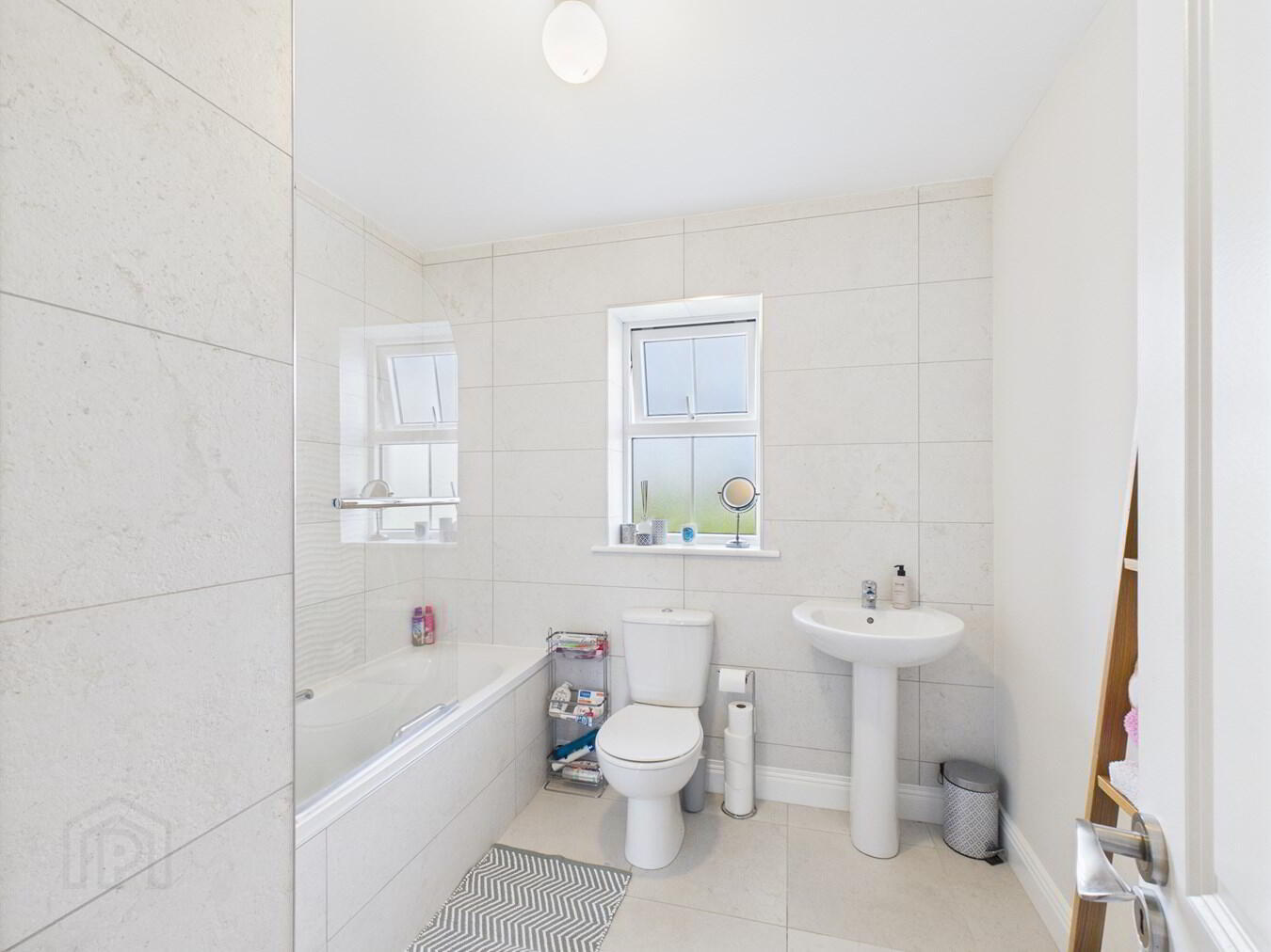 65 Cluain Larach 14 of 28