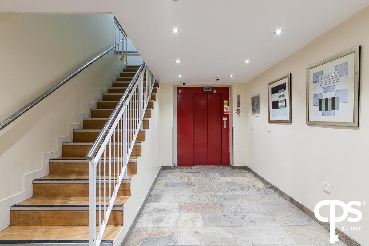 Apt 12, Shaftesbury Court 2 of 14