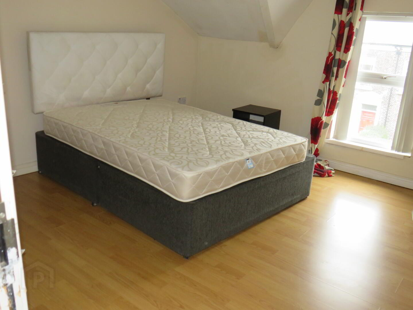 12 Tates Avenue 5 of 10