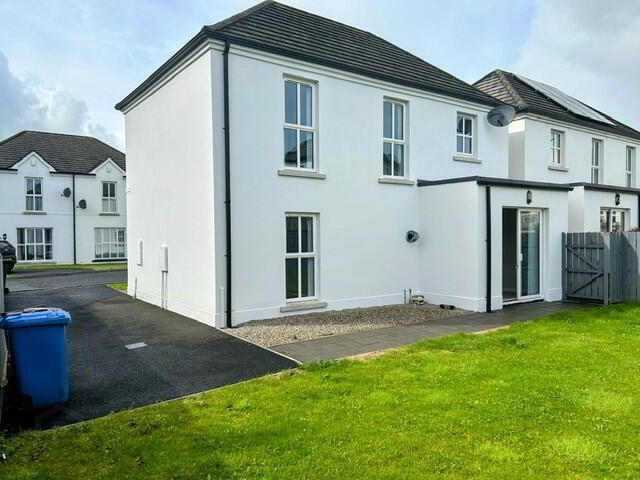 12 Shell Hill Court 8 of 14