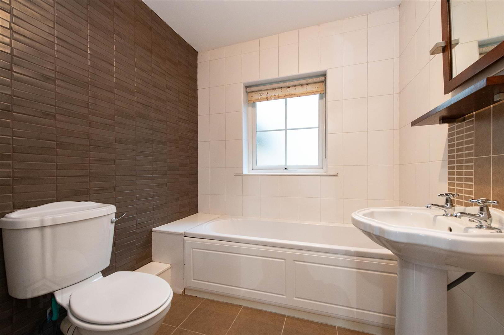 Apt 5 Gate House, Mews 22 of 26