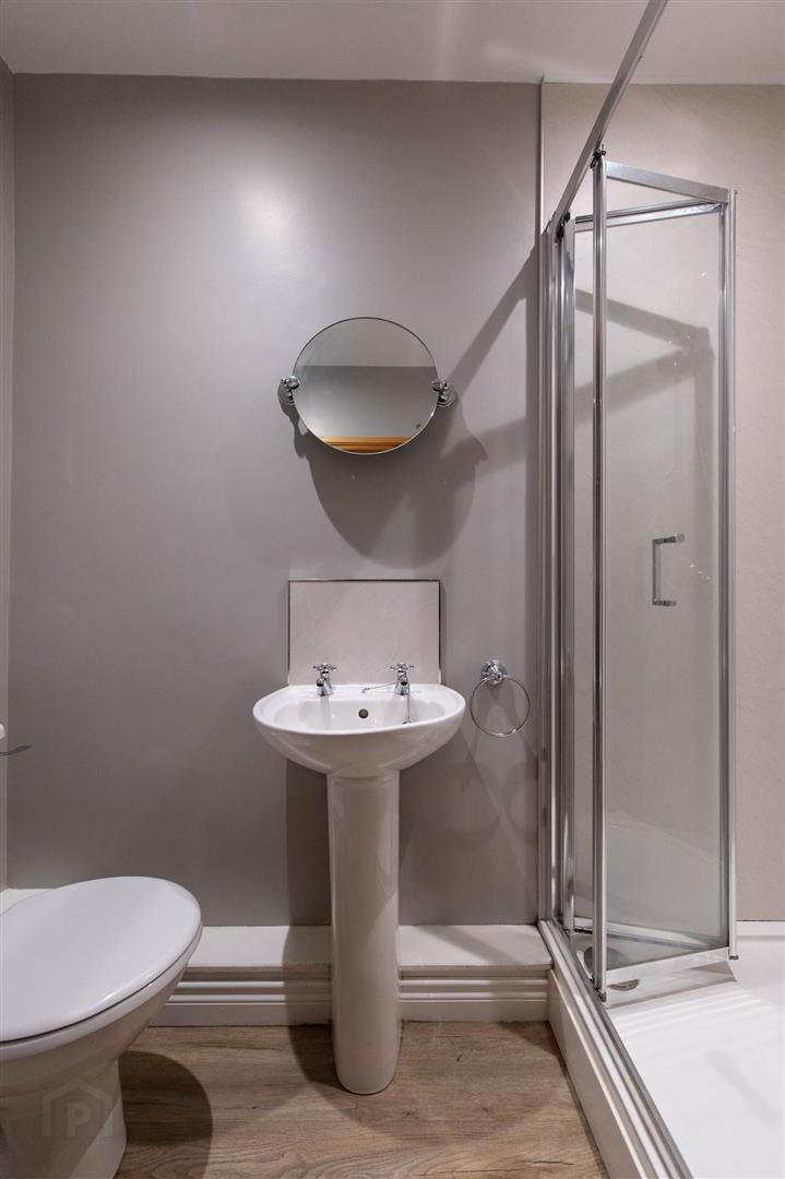 Apt 5 Gate House, Mews 18 of 26
