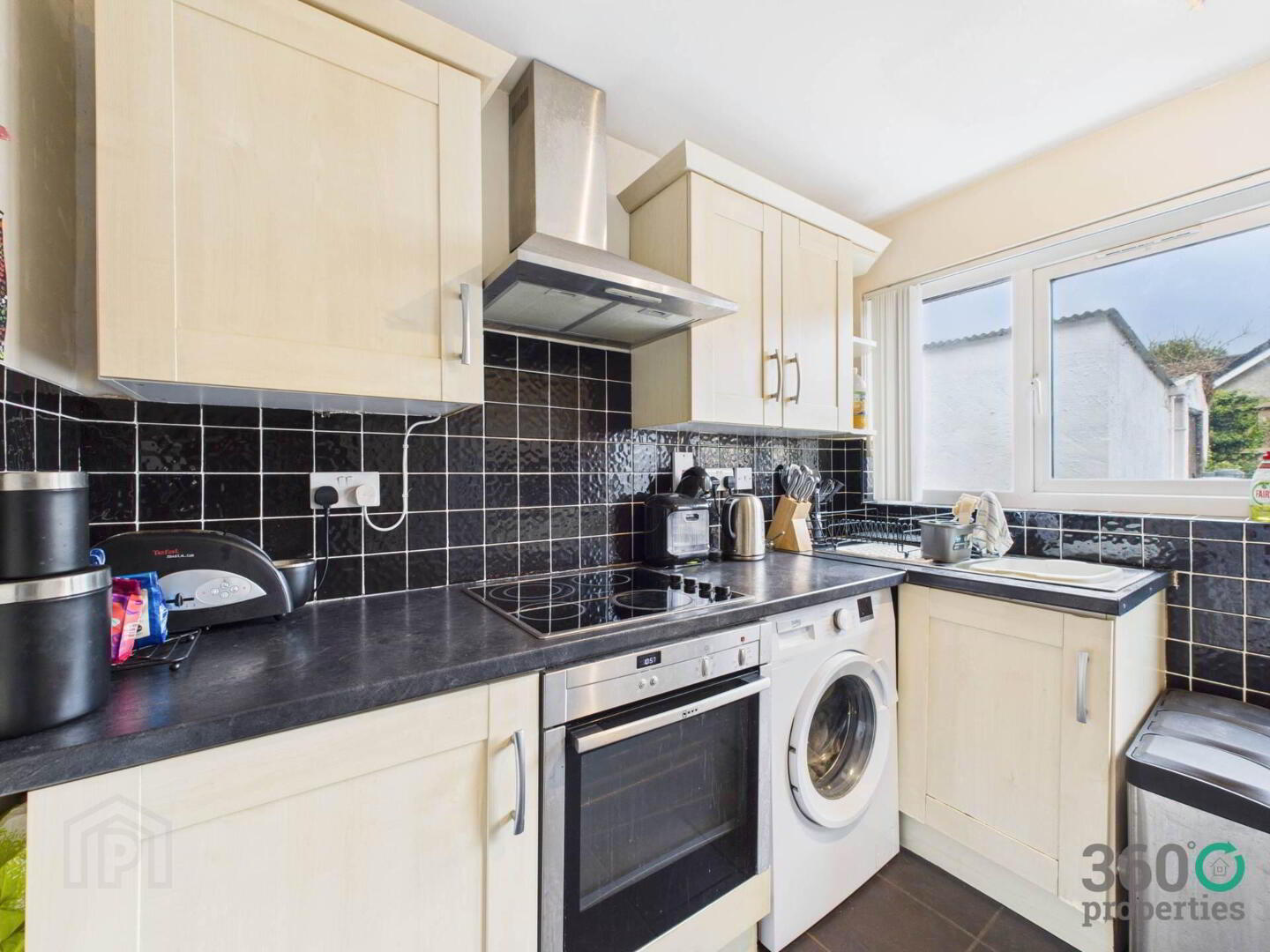 64 Whinsmoor Park 2 of 16