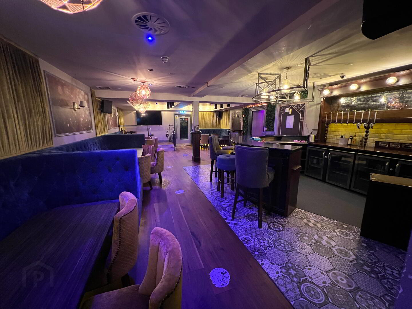 Prominent & Modern Bar, 86 Chapel Street 8 of 43