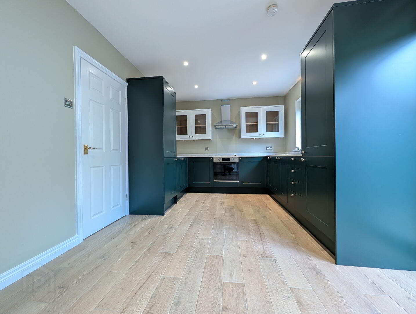 26 Roden Court 9 of 26