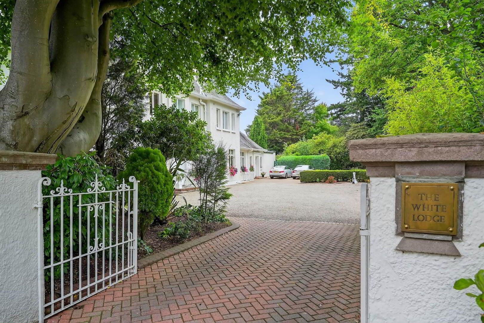 'The White Lodge', 1 Malone Court 4 of 35