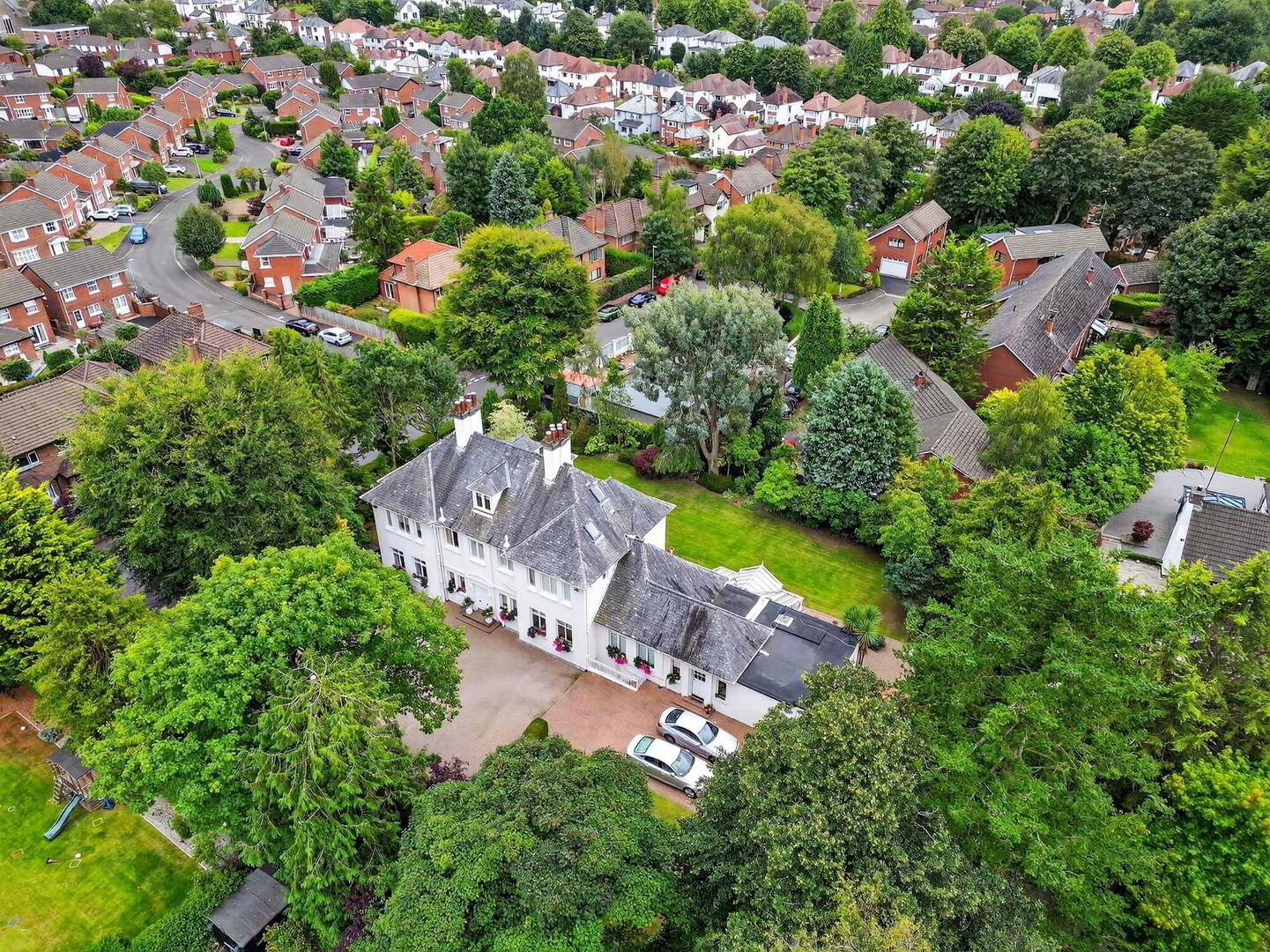 'The White Lodge', 1 Malone Court 34 of 35