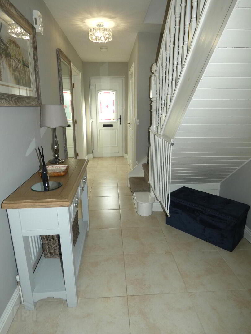9 Loughview Park 2 of 25