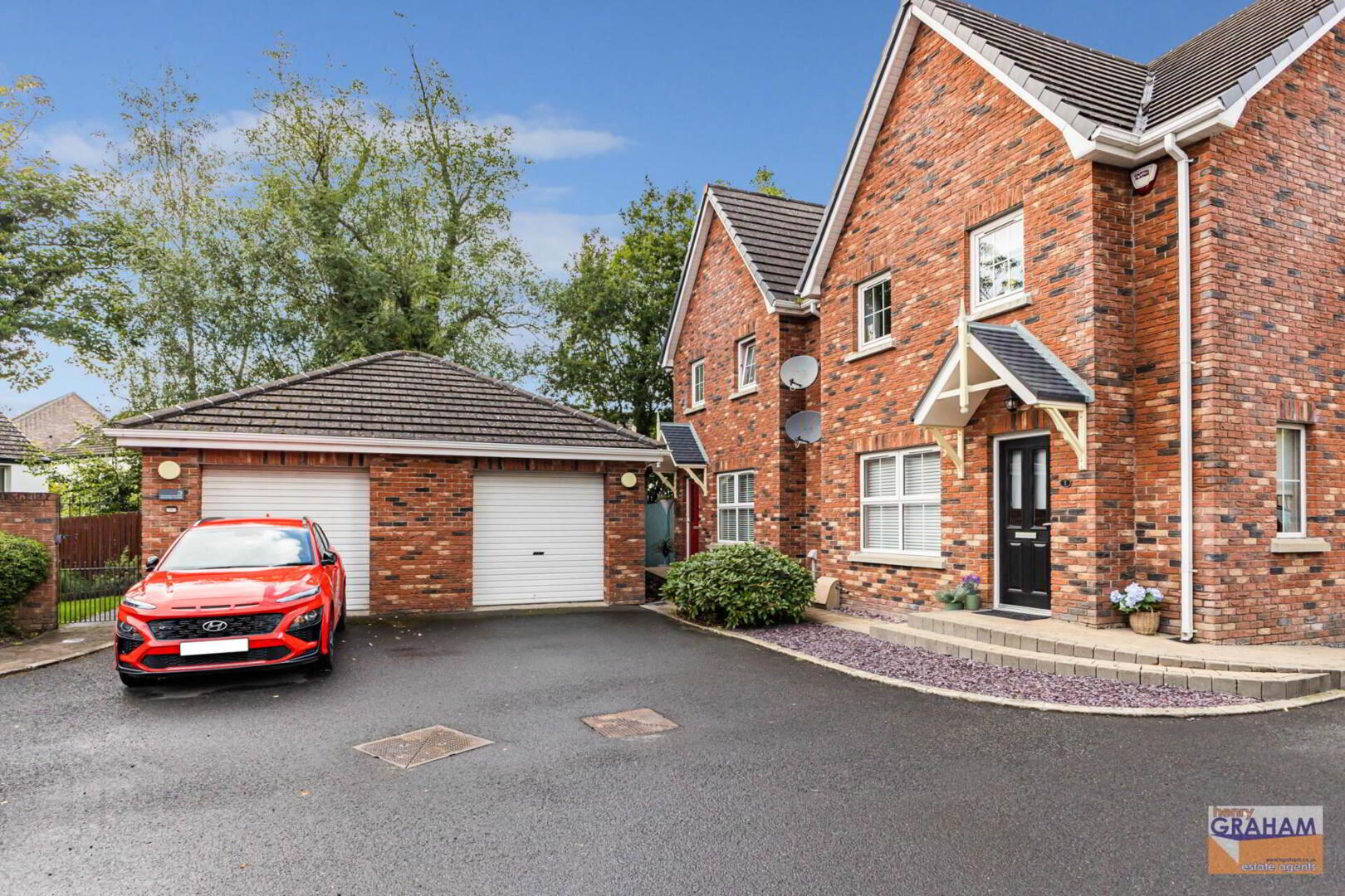 2 Holstein Close 1 of 25
