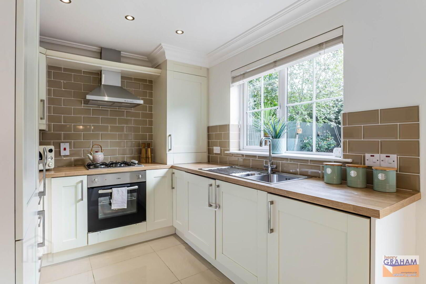 2 Holstein Close 11 of 25
