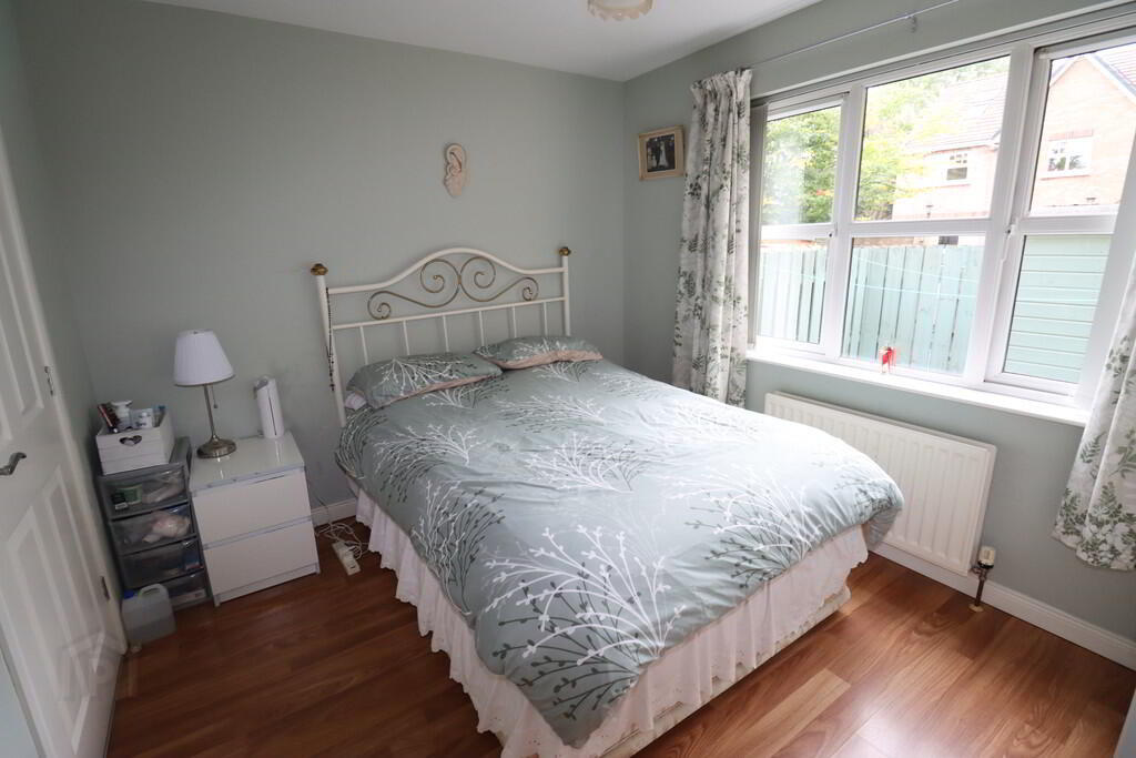 Apt 3, 407 Antrim Road 6 of 8