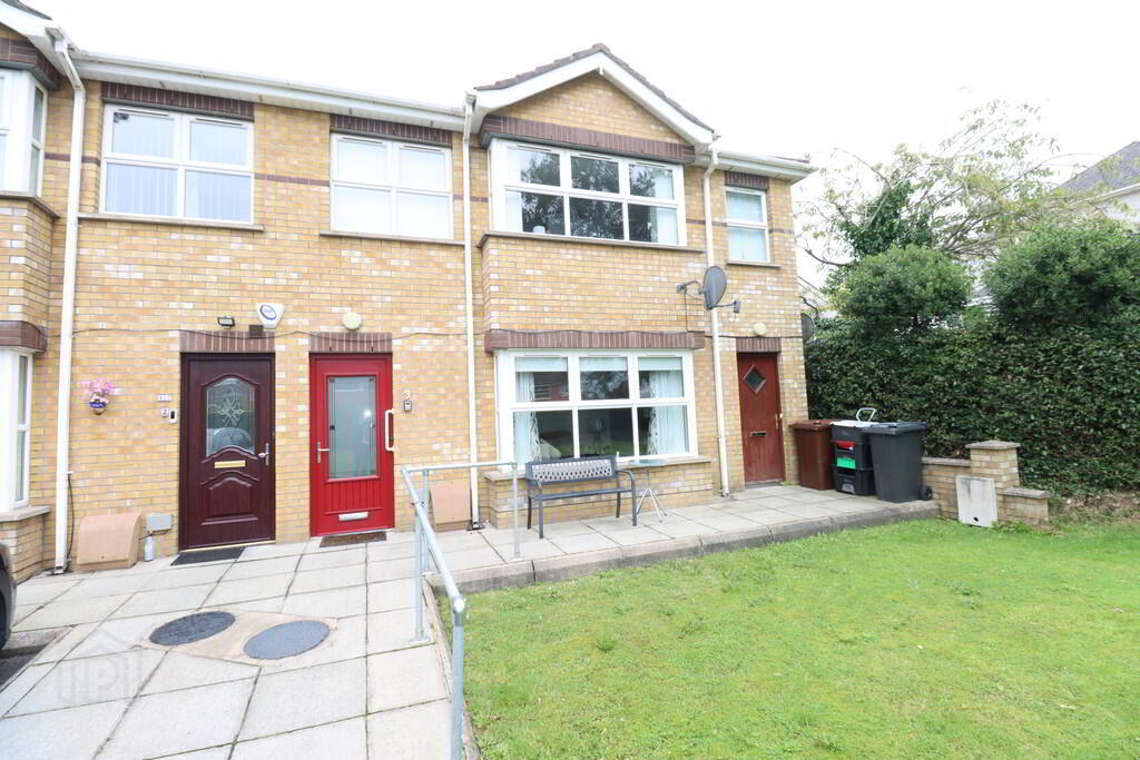 Apt 3, 407 Antrim Road 1 of 8
