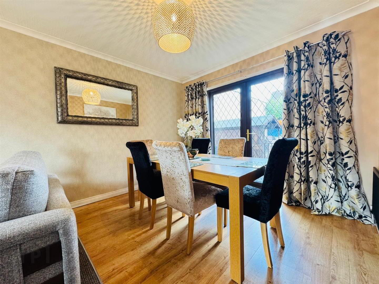 127 Whitewell Road 5 of 28