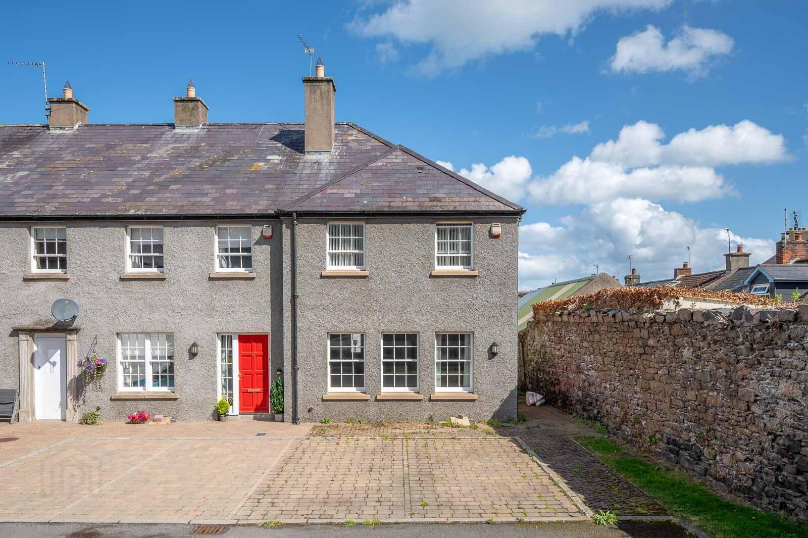 12 Manor Court 1 of 22
