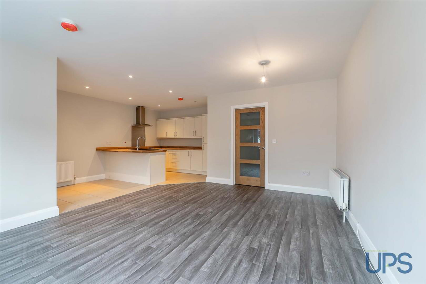 Apt 6, Trench Park 4 of 31