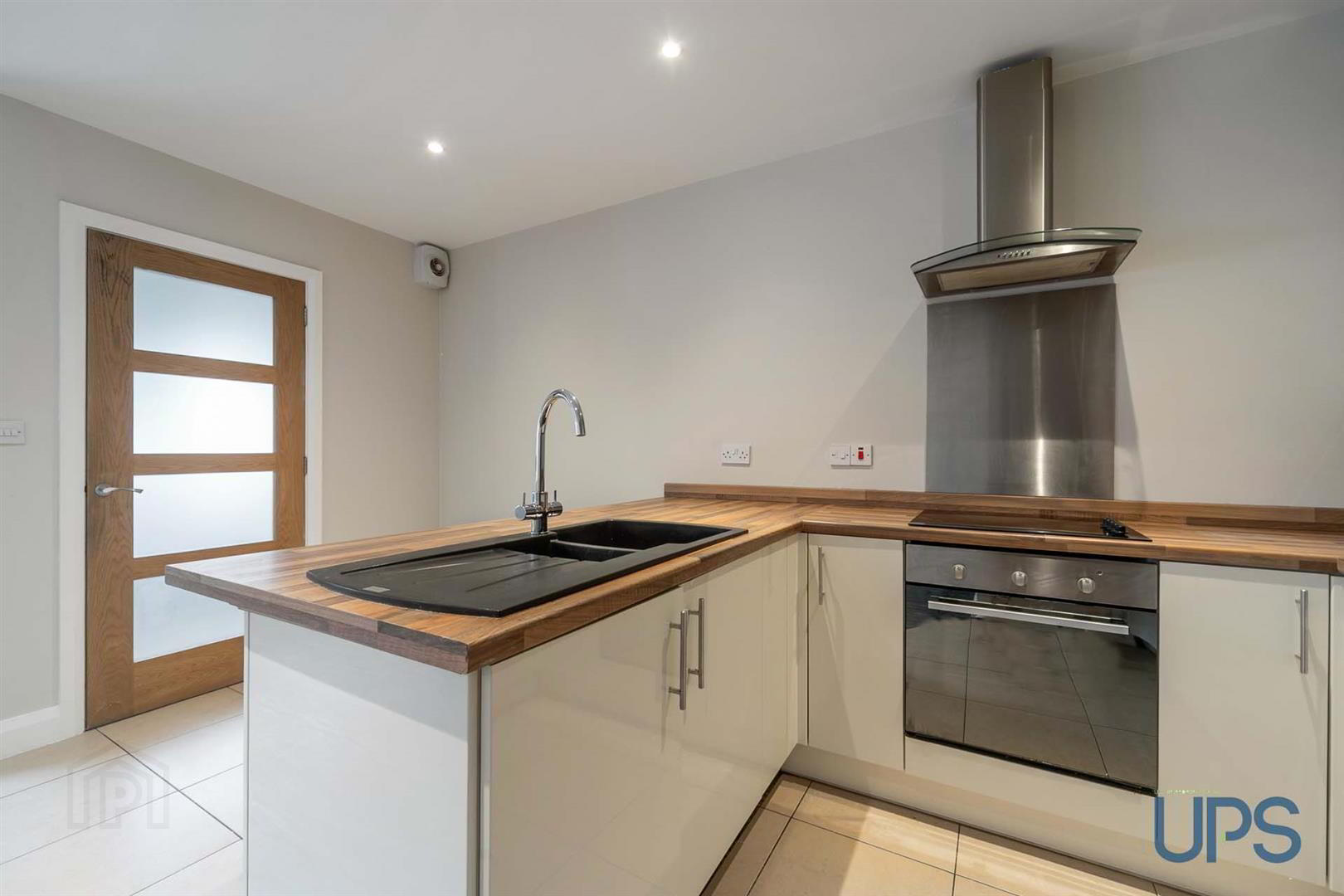 Apt 6, Trench Park 8 of 31