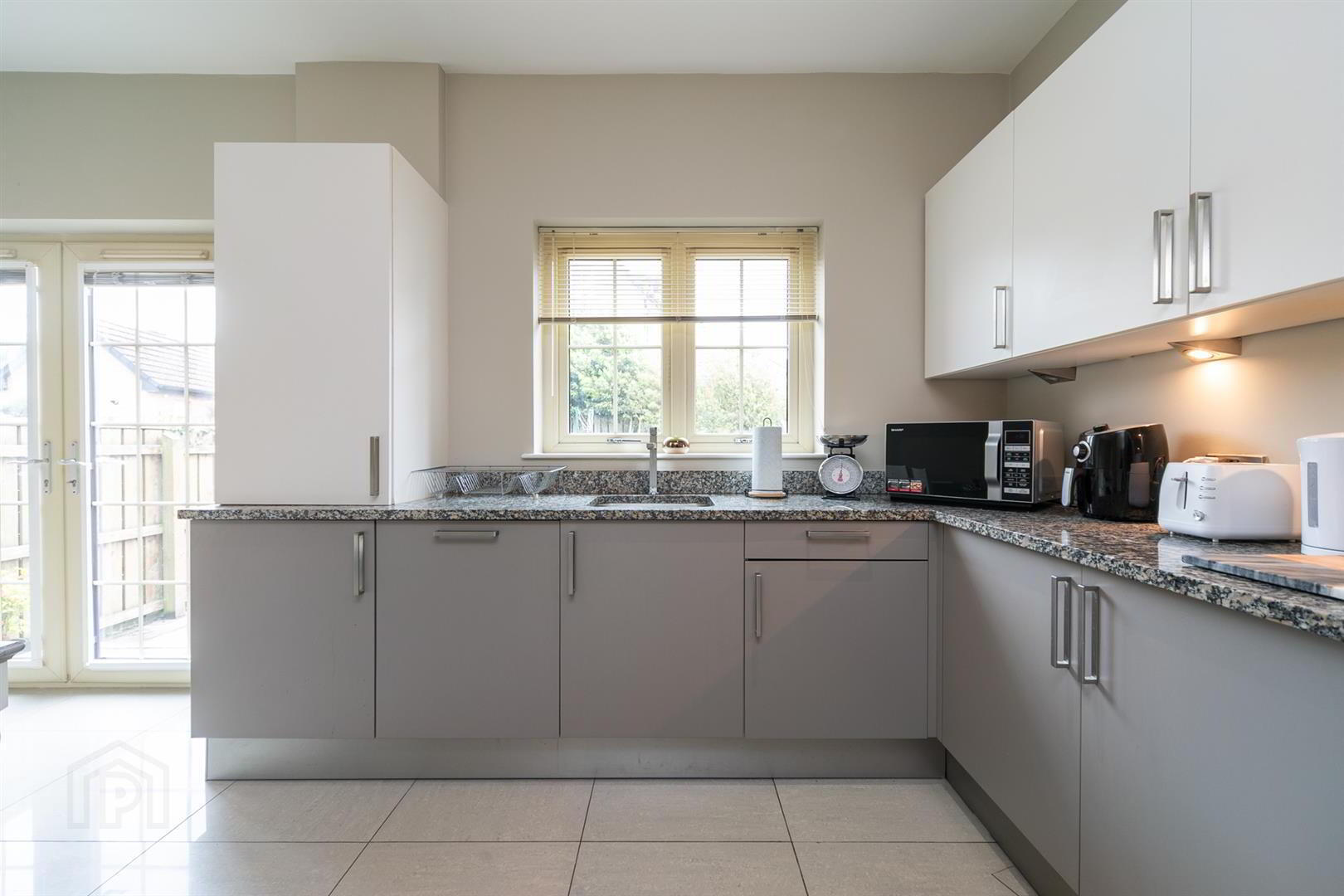 6 Bracken Hill Avenue 9 of 31