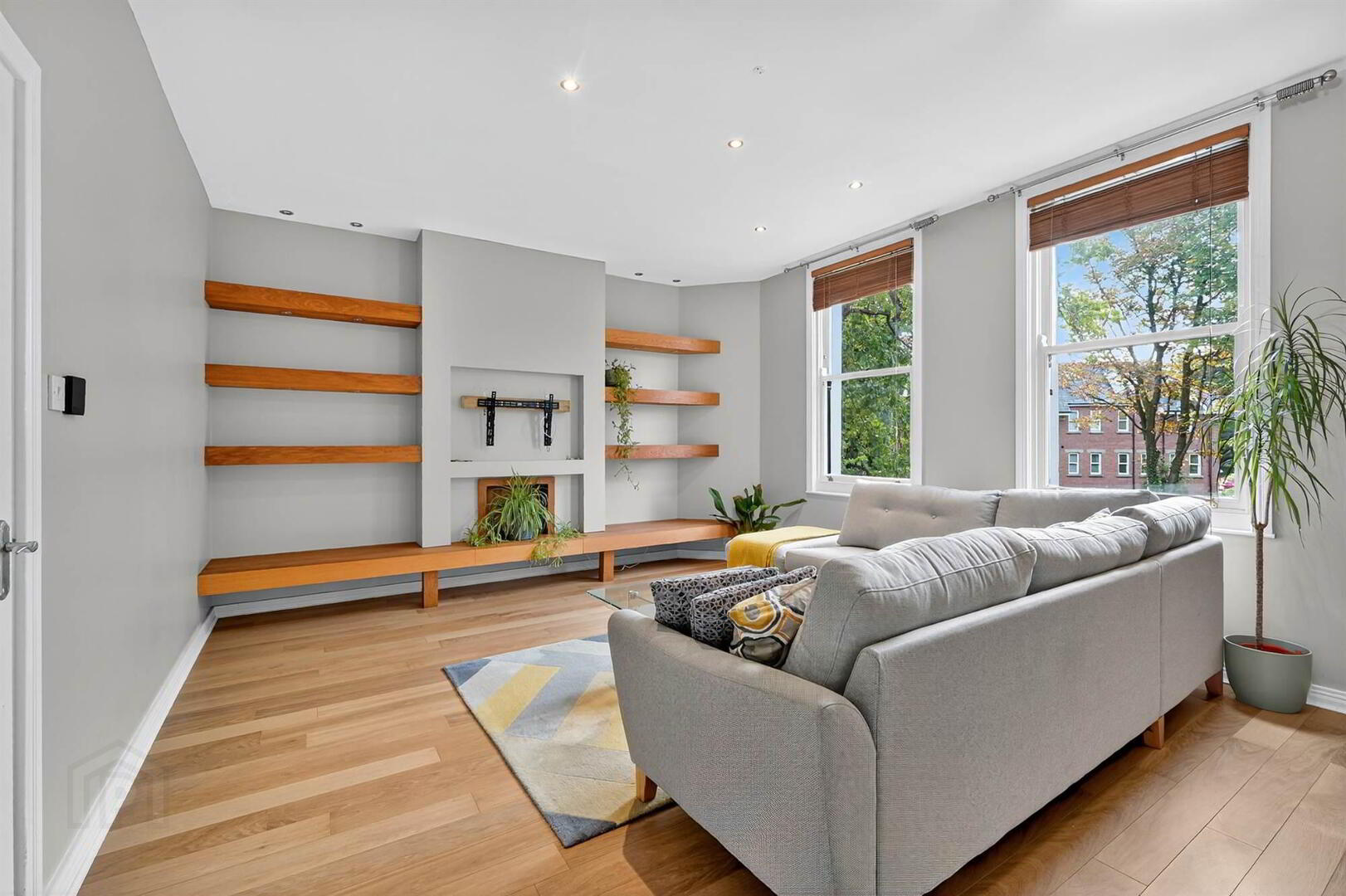 Apt 10, Sandown Court 7 of 21