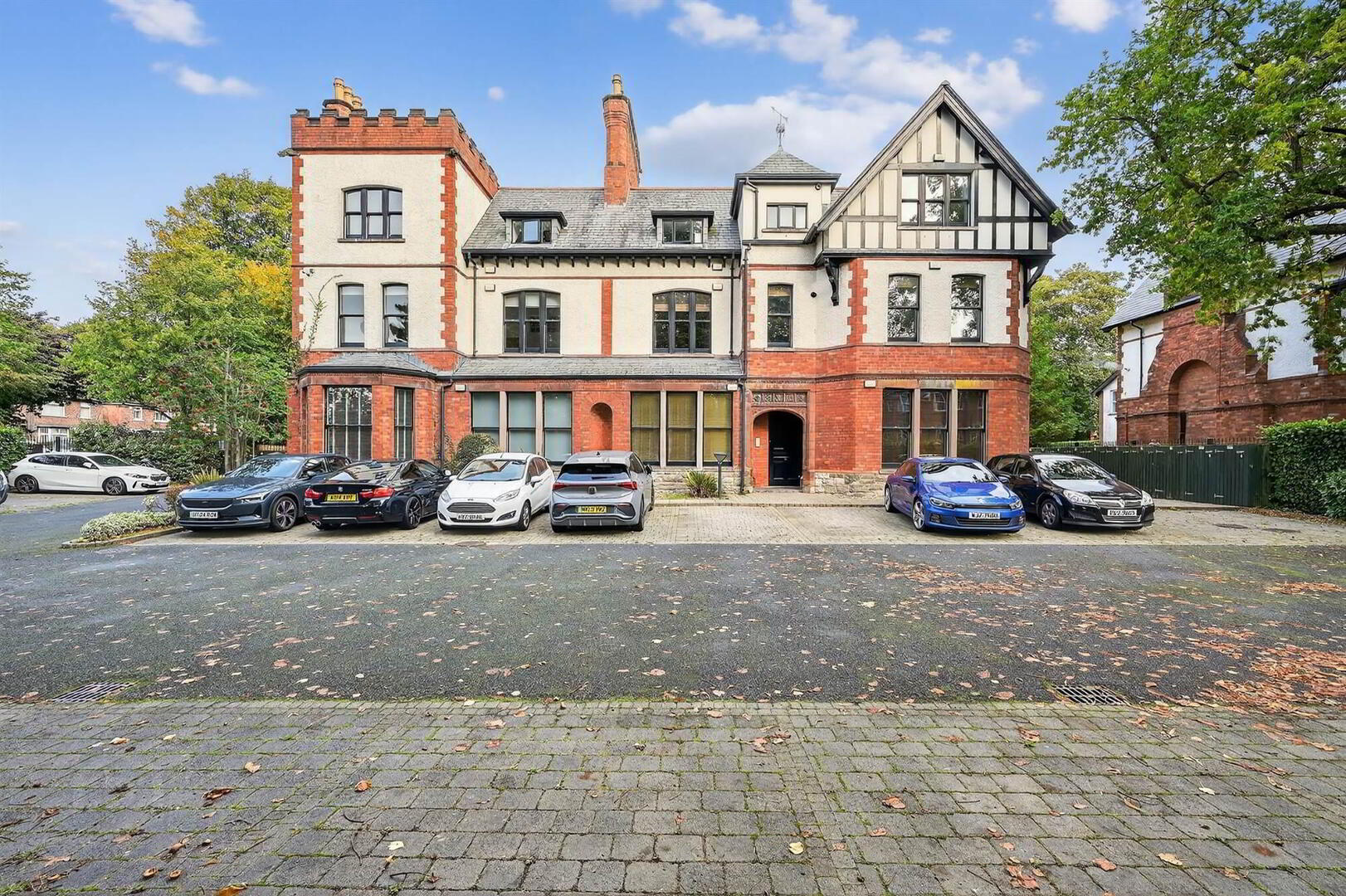 Apt 10, Sandown Court 2 of 21
