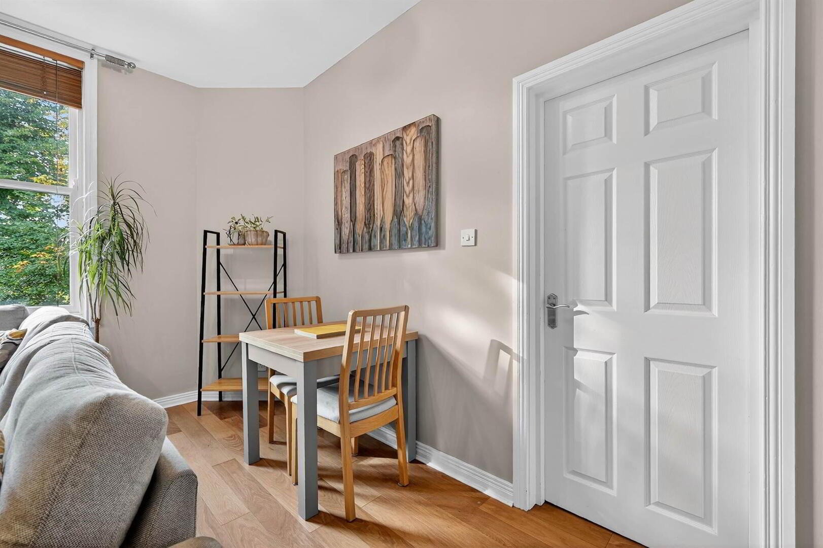 Apt 10, Sandown Court 10 of 21